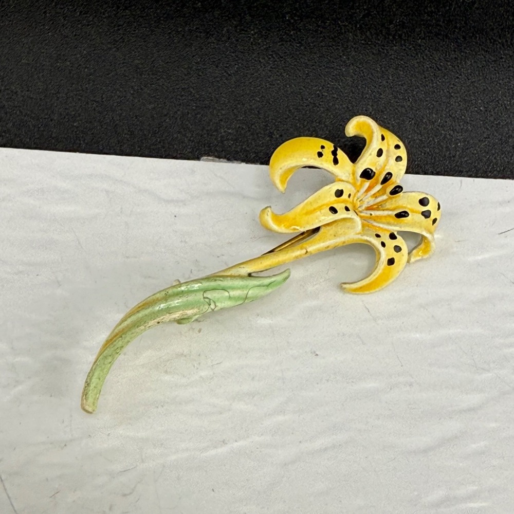 Vintage Estate Enamel Flower Brooch Yellow Lily Spotted Petals Garden Style